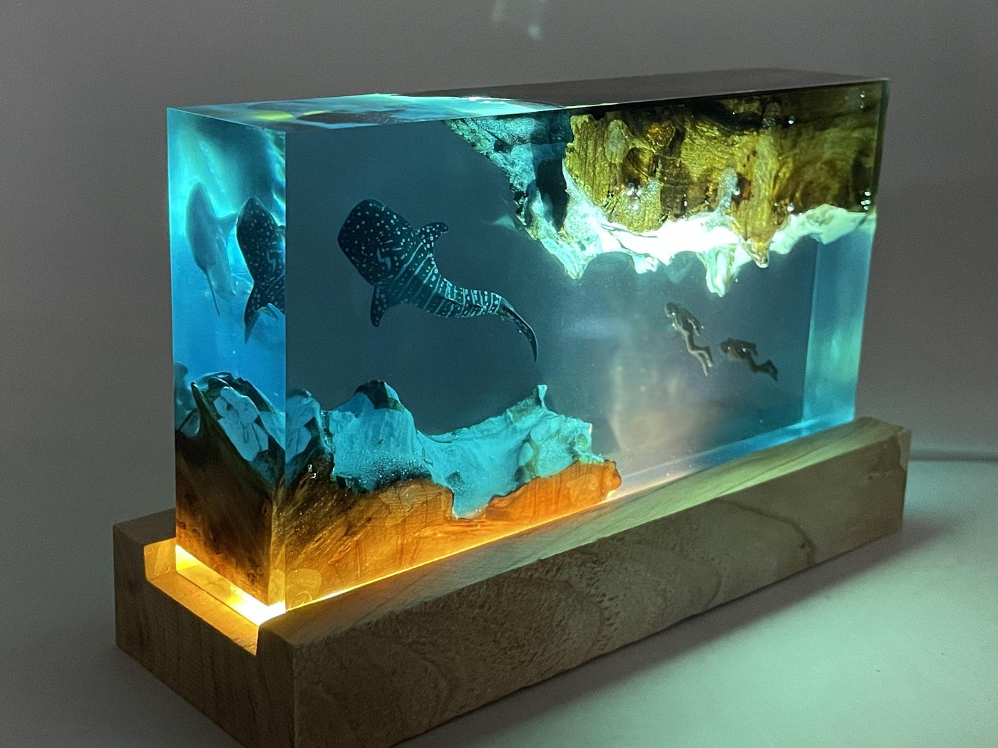 Whale Shark Cube Resin Lamp(OR)