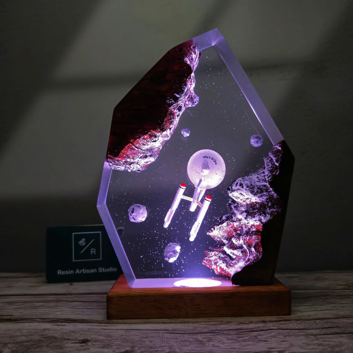 Star Trek USS Voyager NCC-1701Resin Lamp