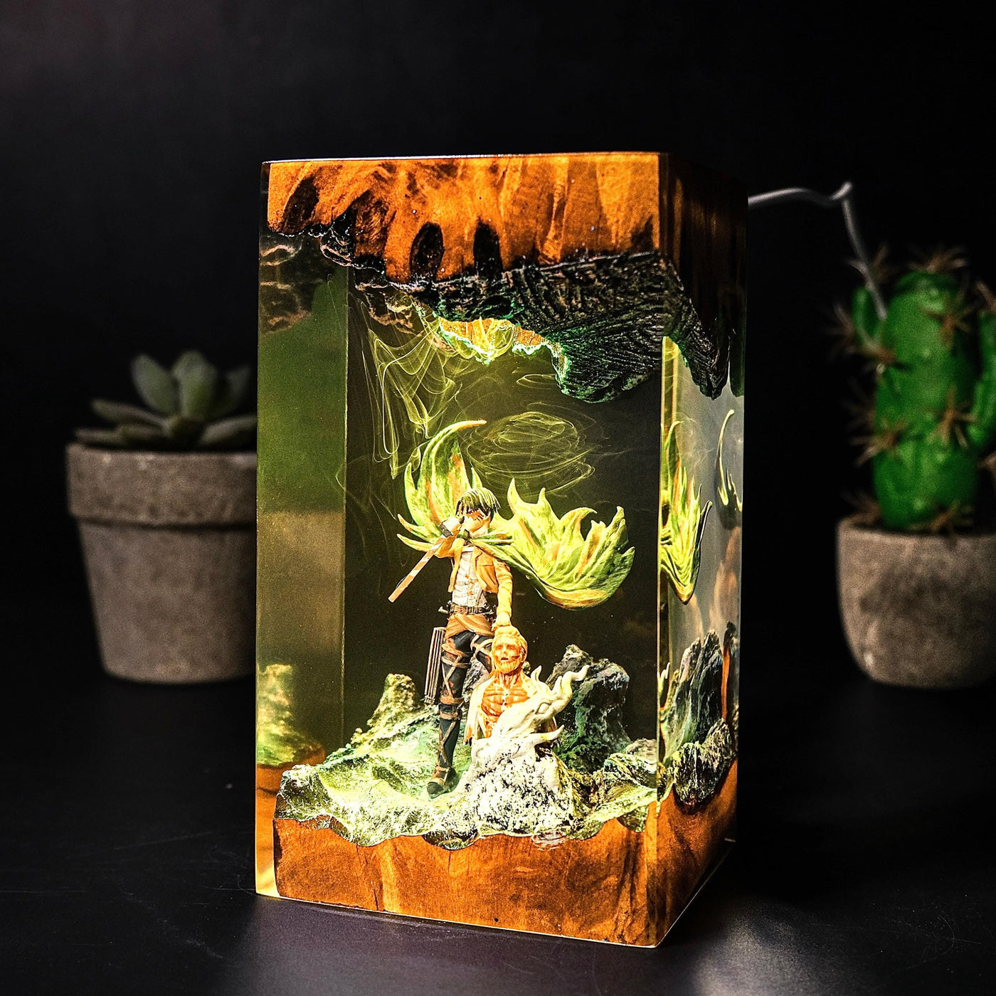 Levi Resin Wood Lamp