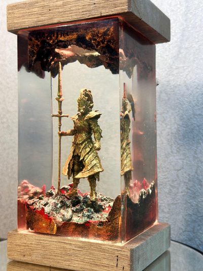 Dragon Slayer Ornstein Lamp