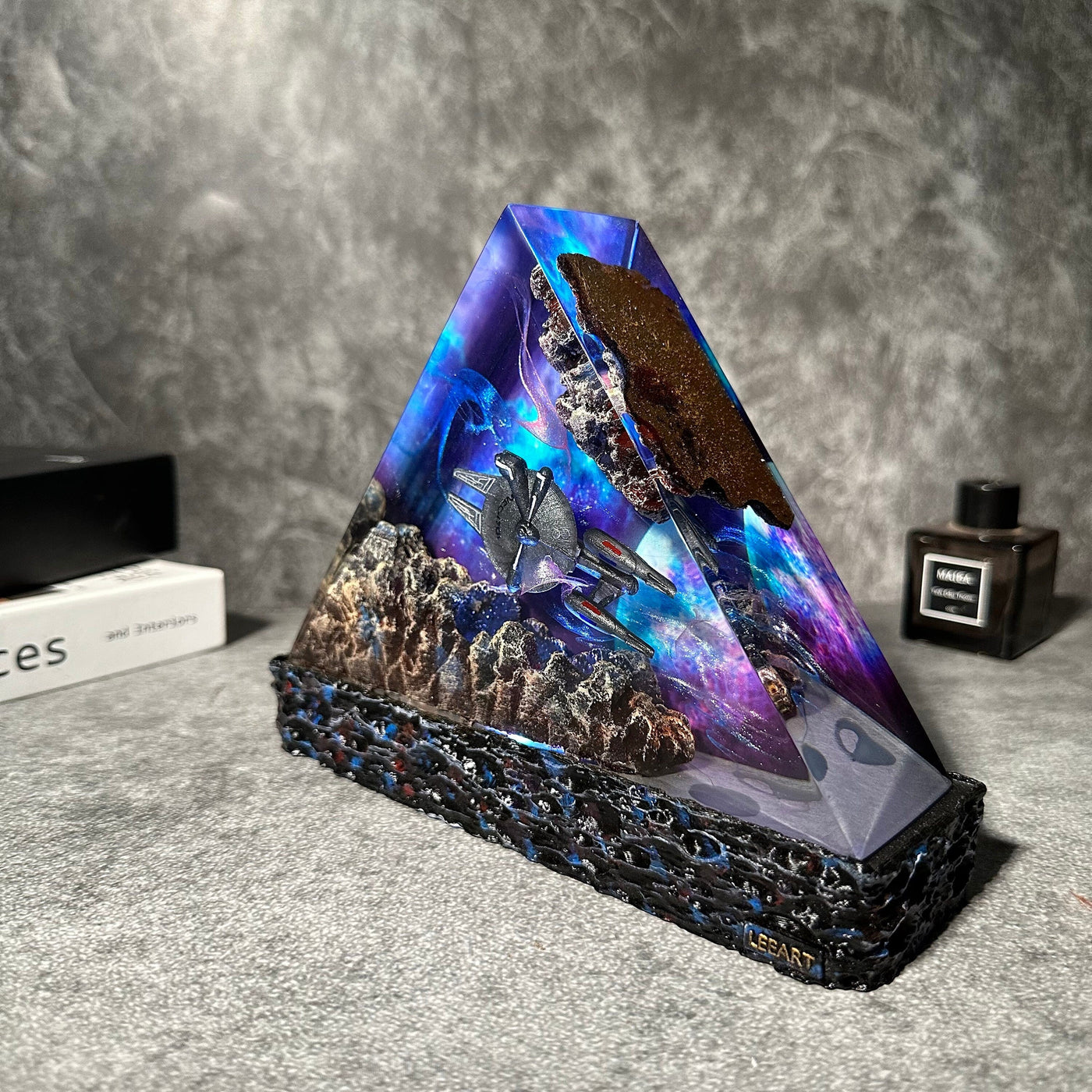 Spaceship resin epoxy lamp