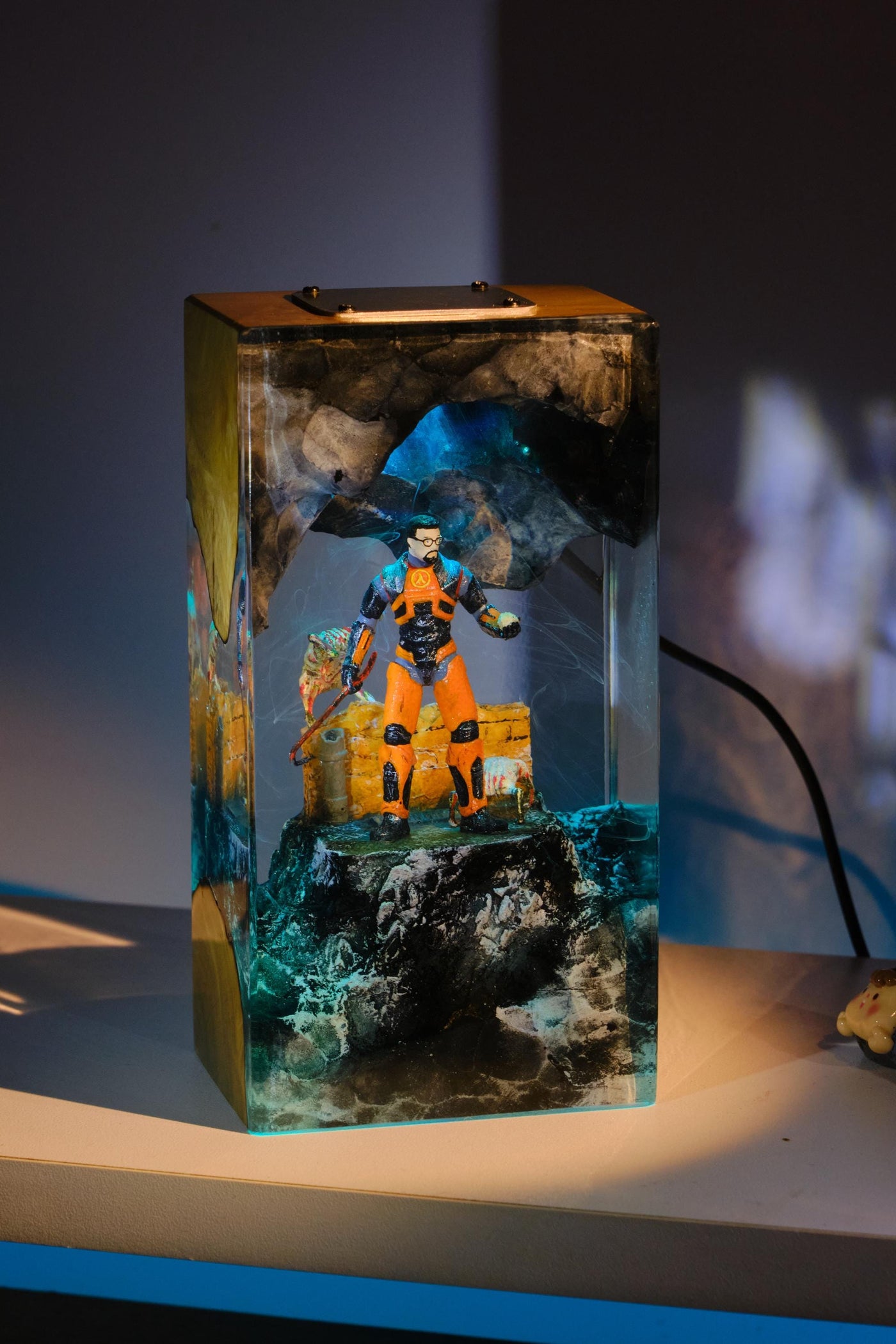 Custom Haft Life Resin lamp