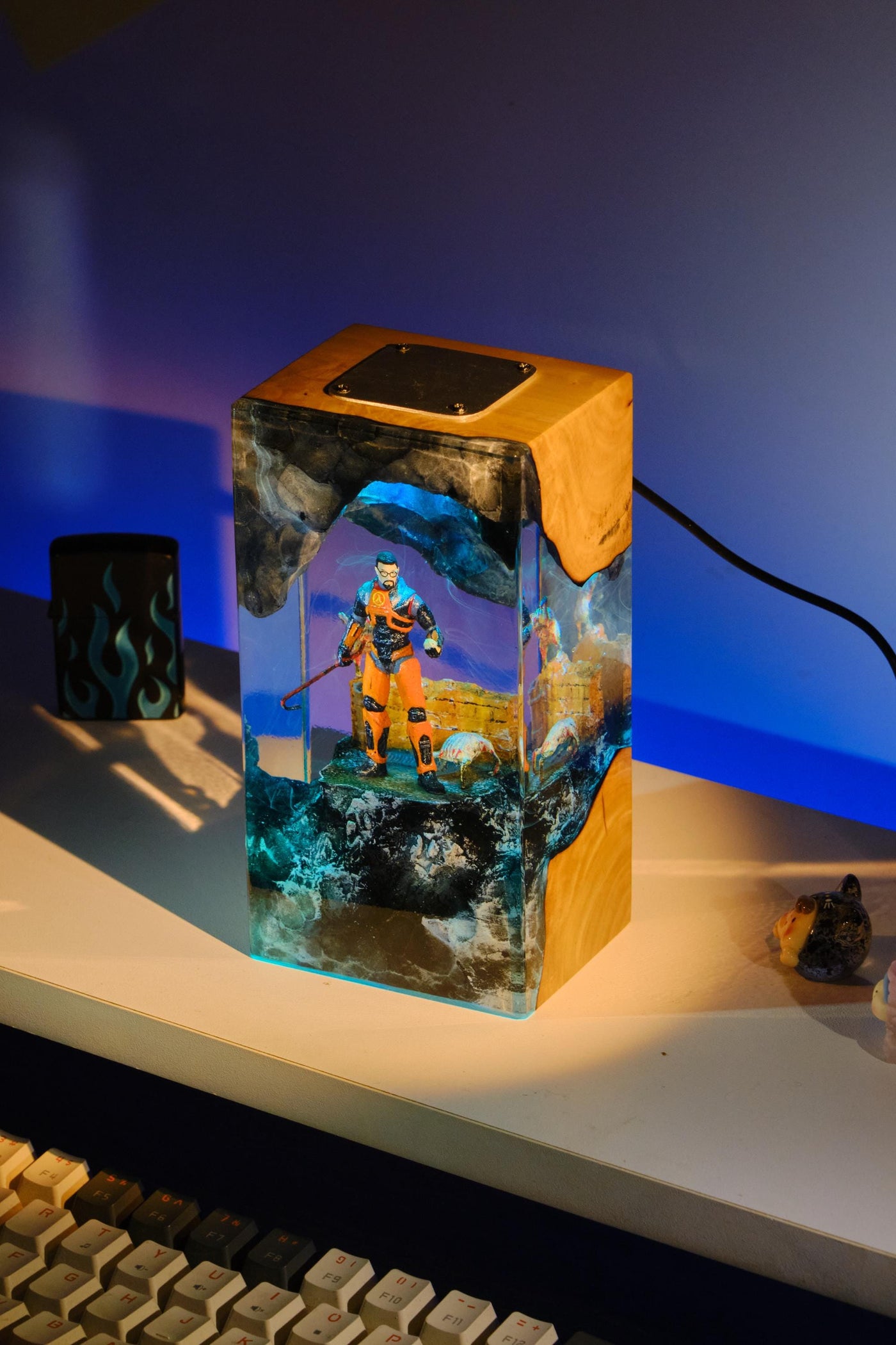 Custom Haft Life Resin lamp