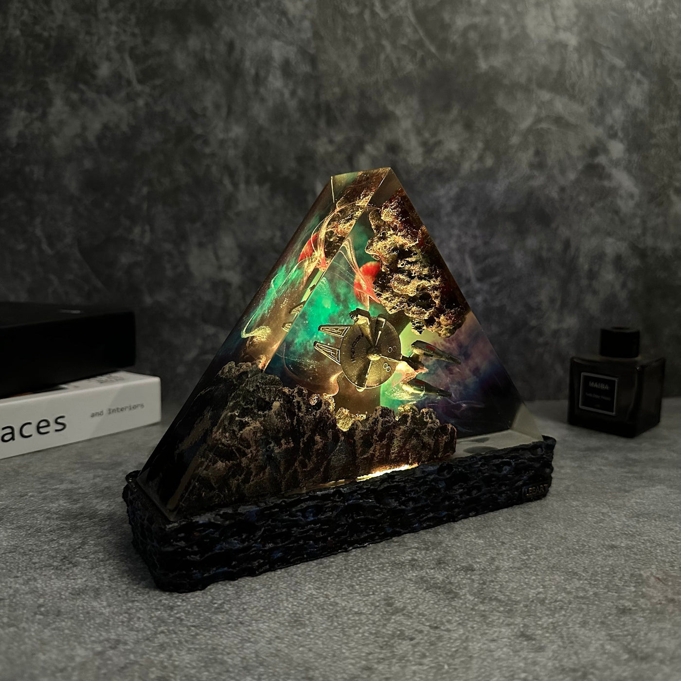 Spaceship resin epoxy lamp