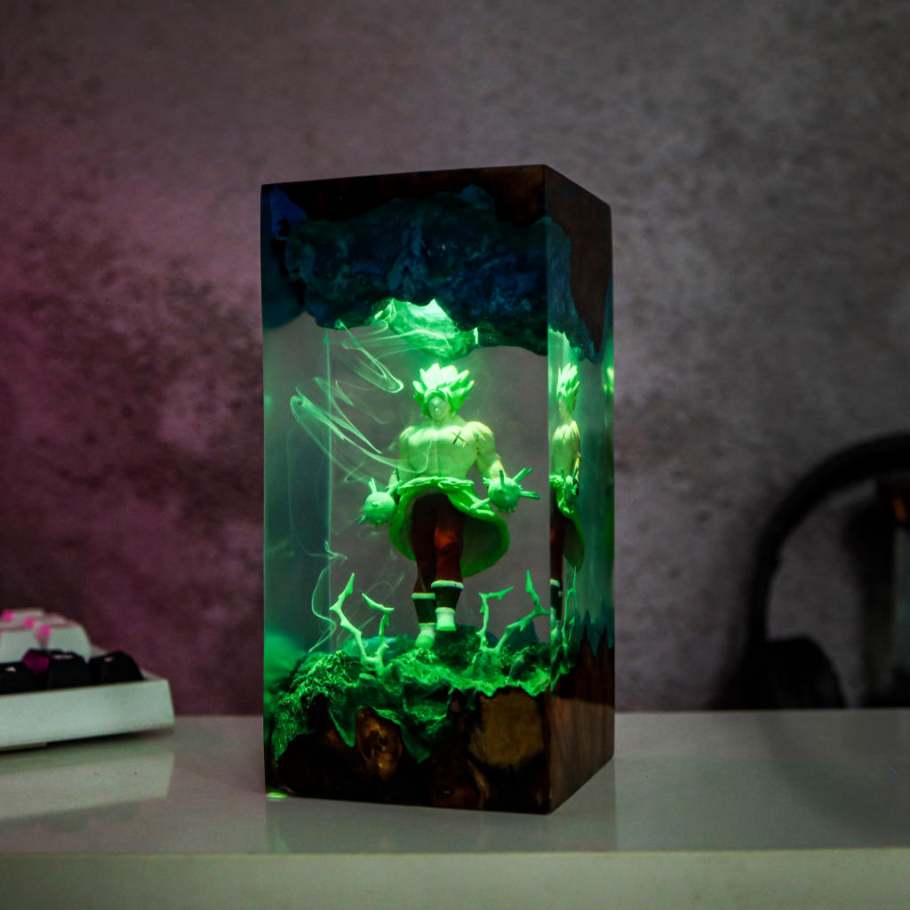 Saiy.an Su.per He.ro Broly Resin Lamp