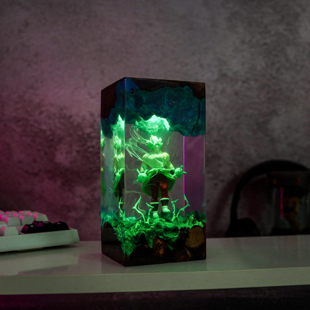 Saiy.an Su.per He.ro Broly Resin Lamp