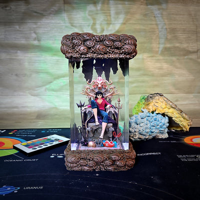 Luf.fy on Thro.ne One Pi.ece Resin Lamp