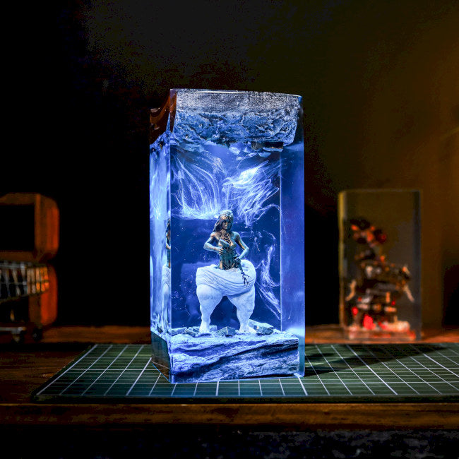 Self-Made Women Statue Night Light