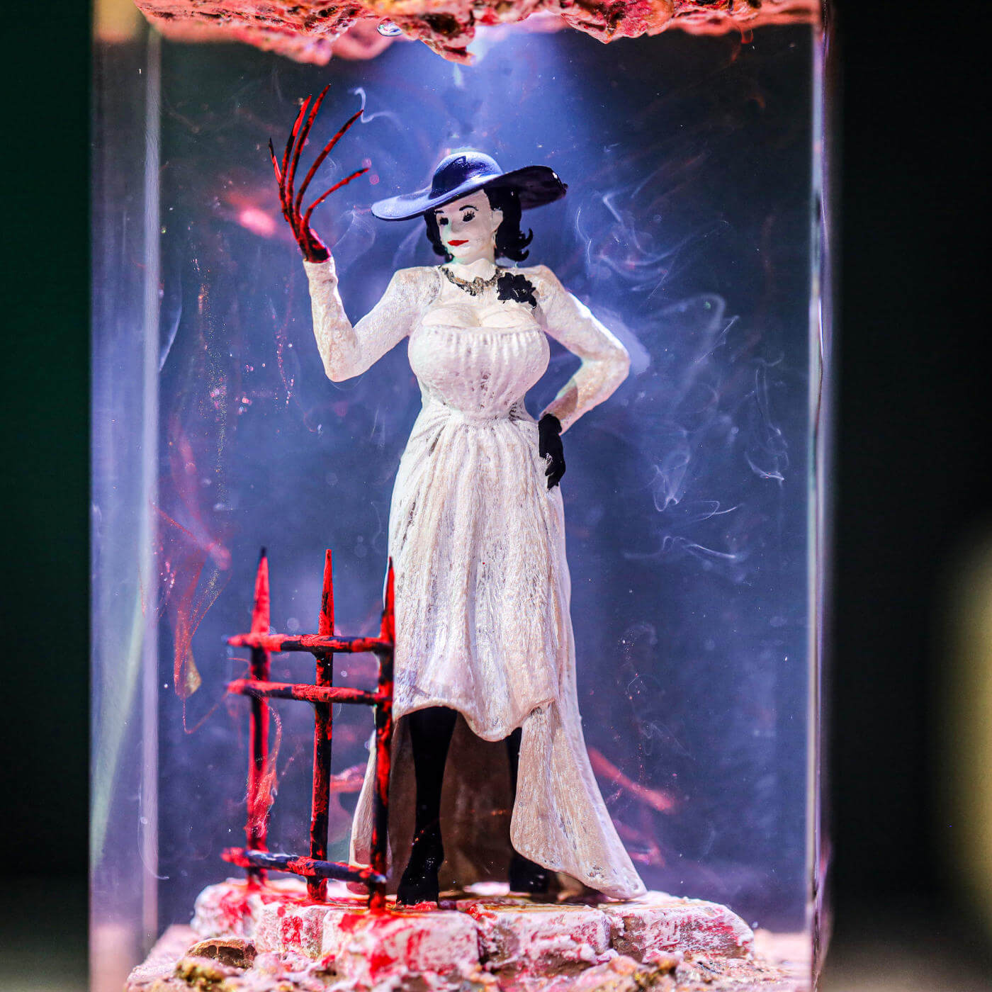 Alcina Dimitrescu Resident Evil Lamp