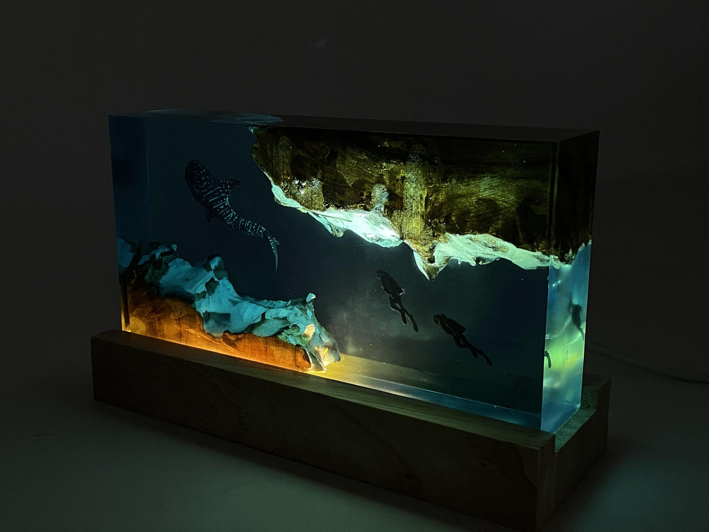 Whale Shark Cube Resin Lamp(OR)