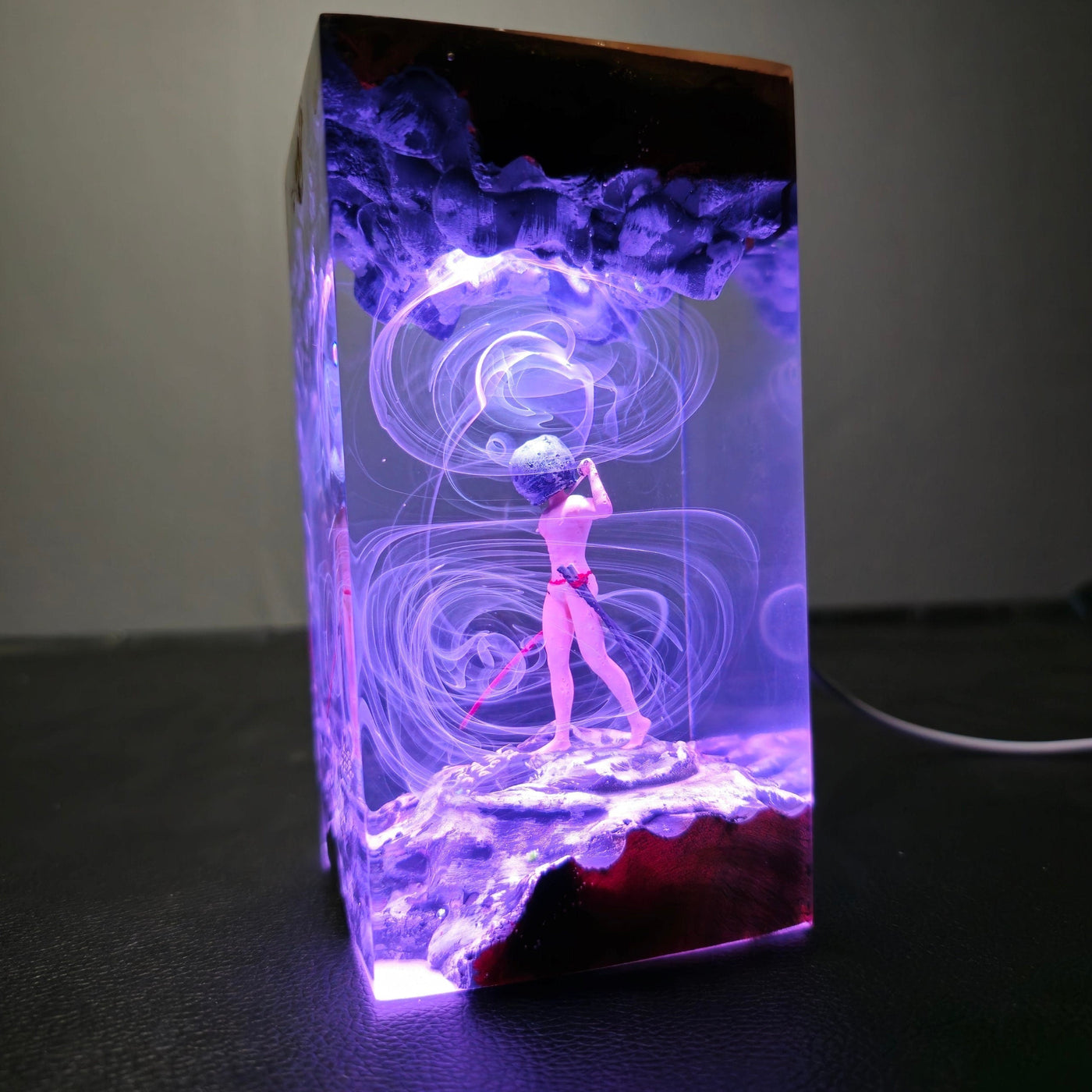 Let's Me Solo Her Figure Resin Lamp(VD)