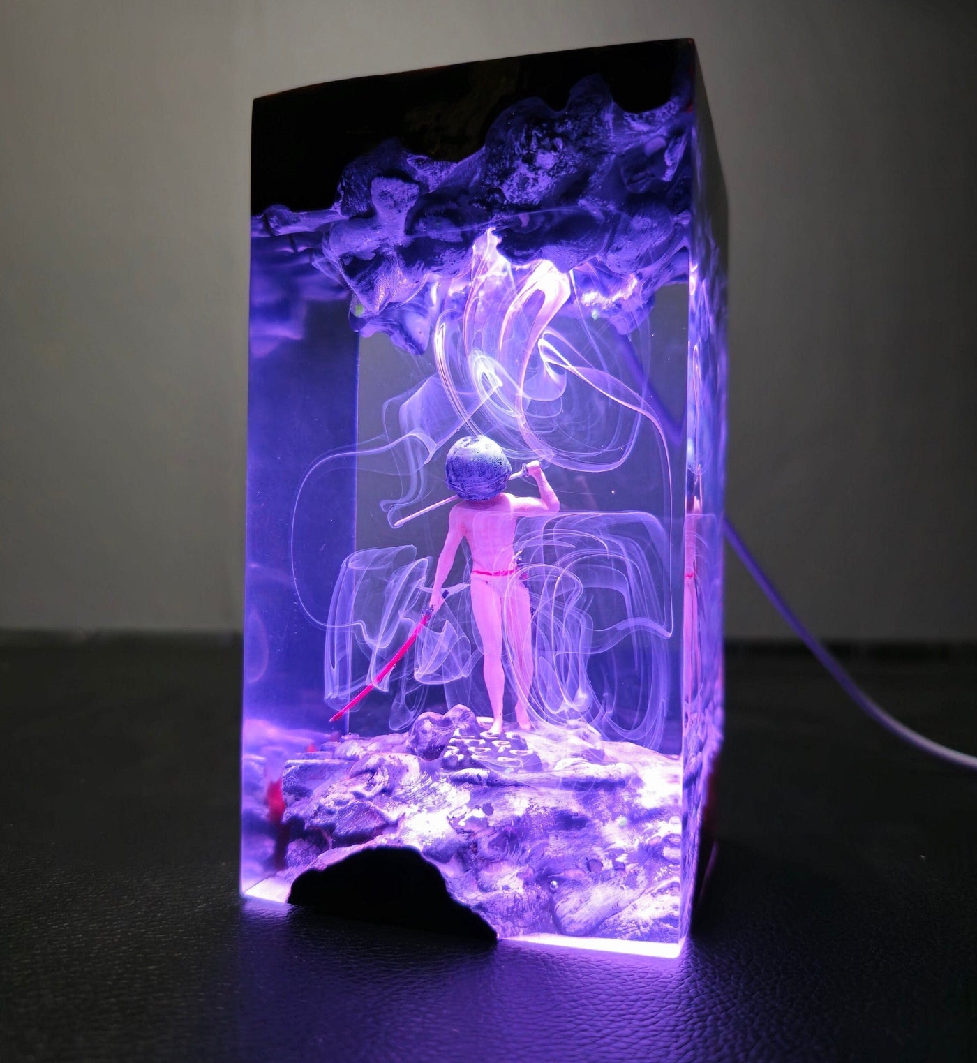 Let's Me Solo Her Figure Resin Lamp(VD)