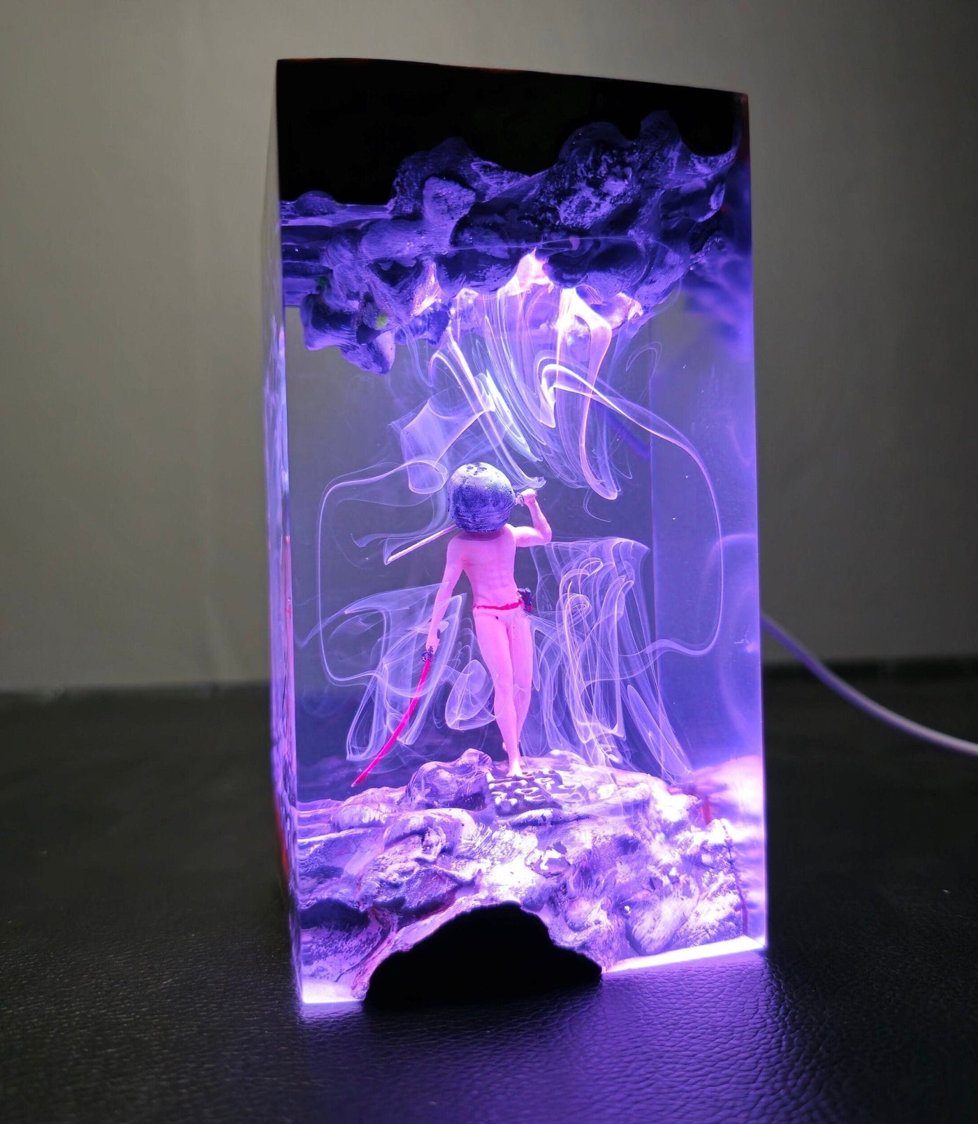 Let's Me Solo Her Figure Resin Lamp(VD)