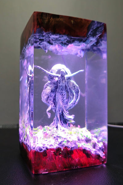 Queen Marika Resin Lamp(VD)