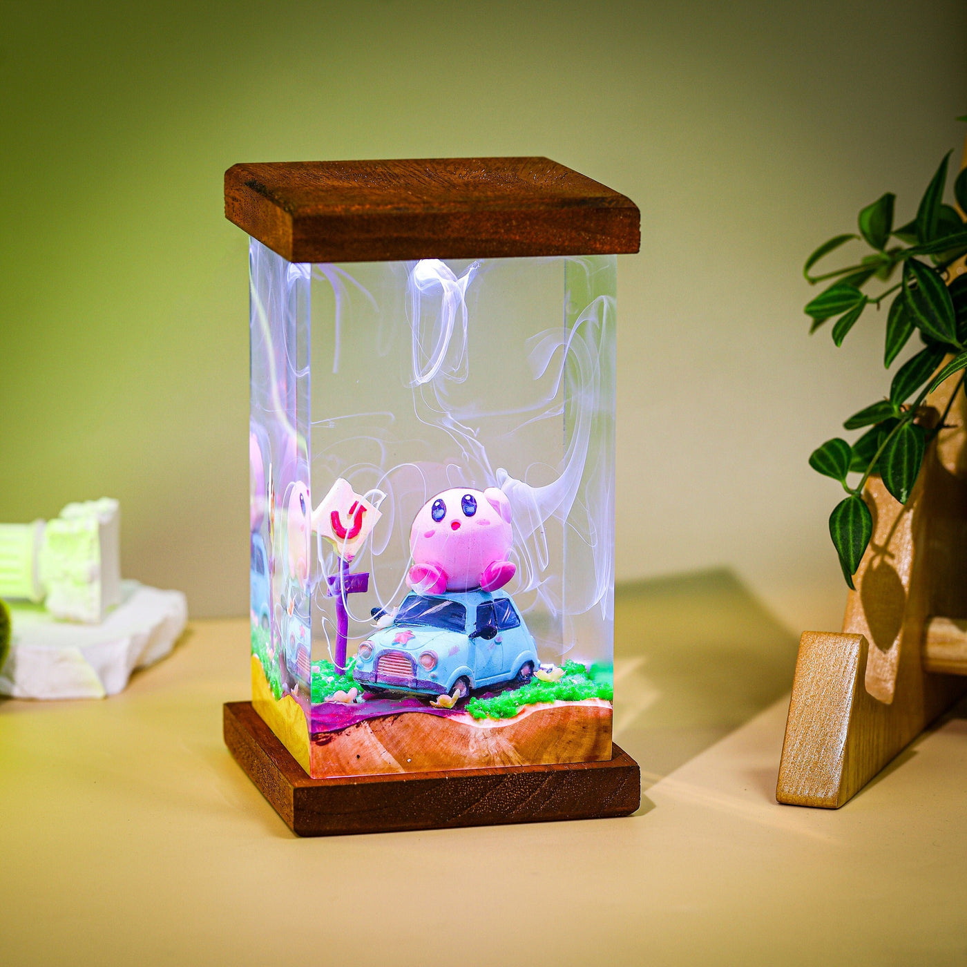 CUTE Kir.by Resin Lamp