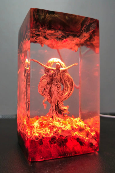 Queen Marika Resin Lamp(VD)